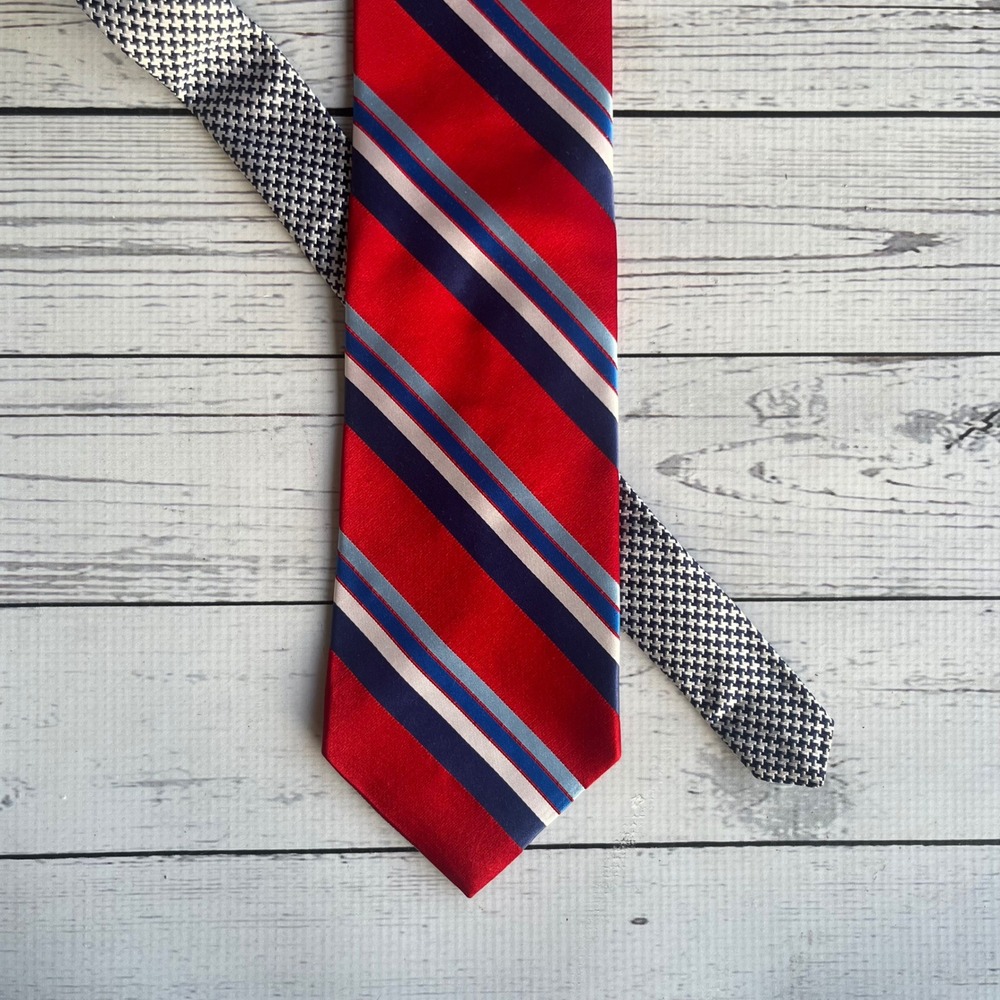 Tommy Hilfiger Mens Stripe Herringbone Silk Dress Tie Preppy‎ Designer Academia